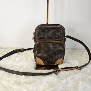 Louis Vuitton Cross body bag